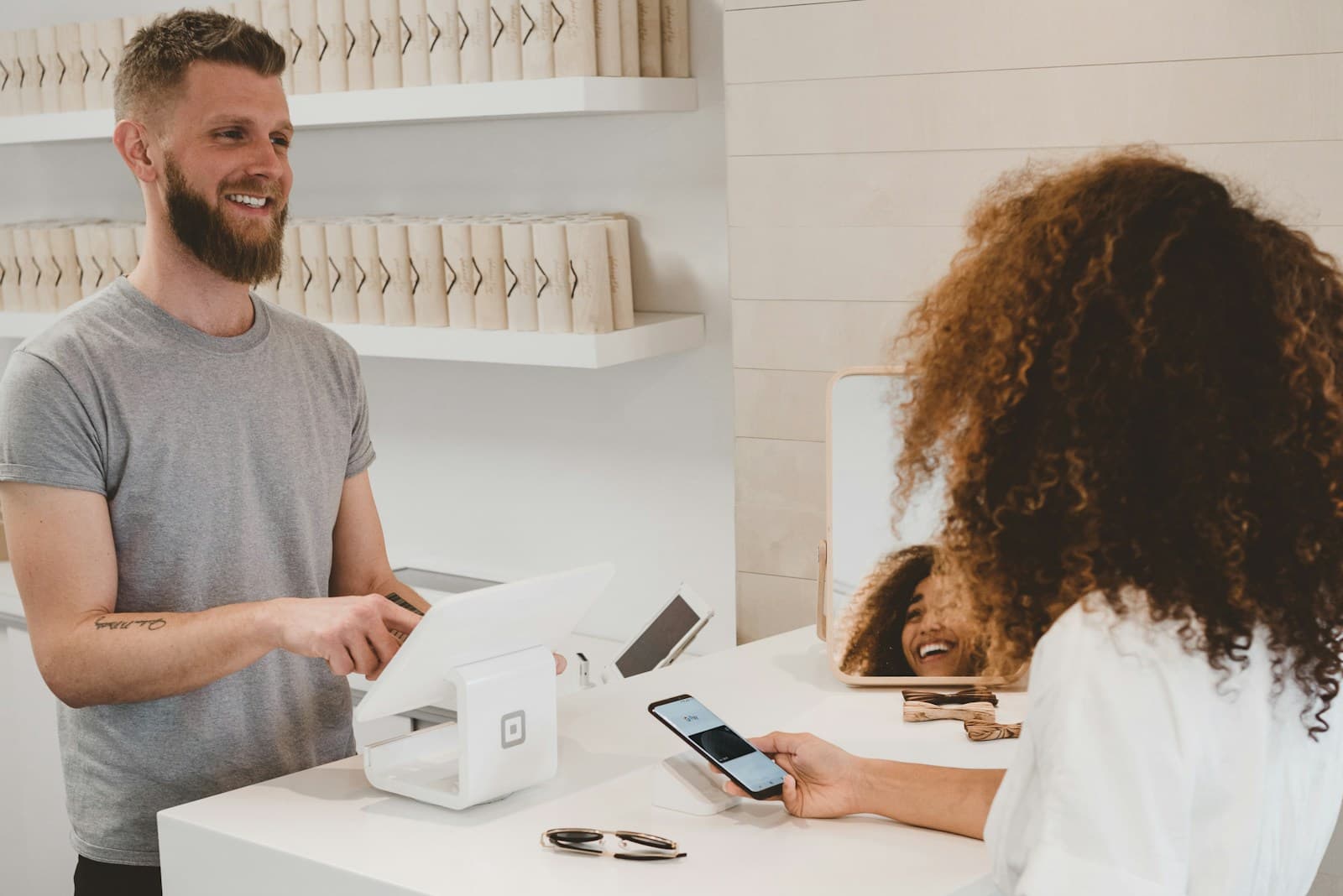 24/7 AI Customer Support Agent for E-commerce